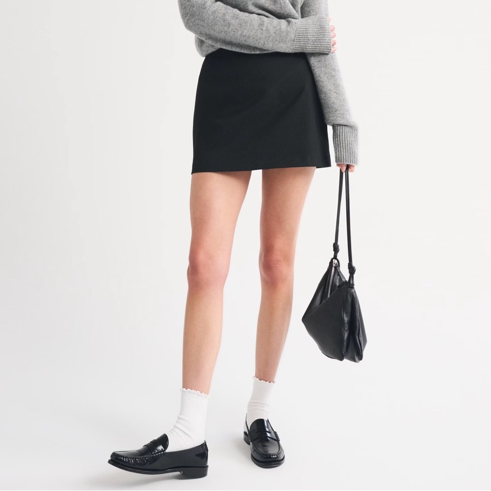 Abercrombie Black Mini Skort Curve Love